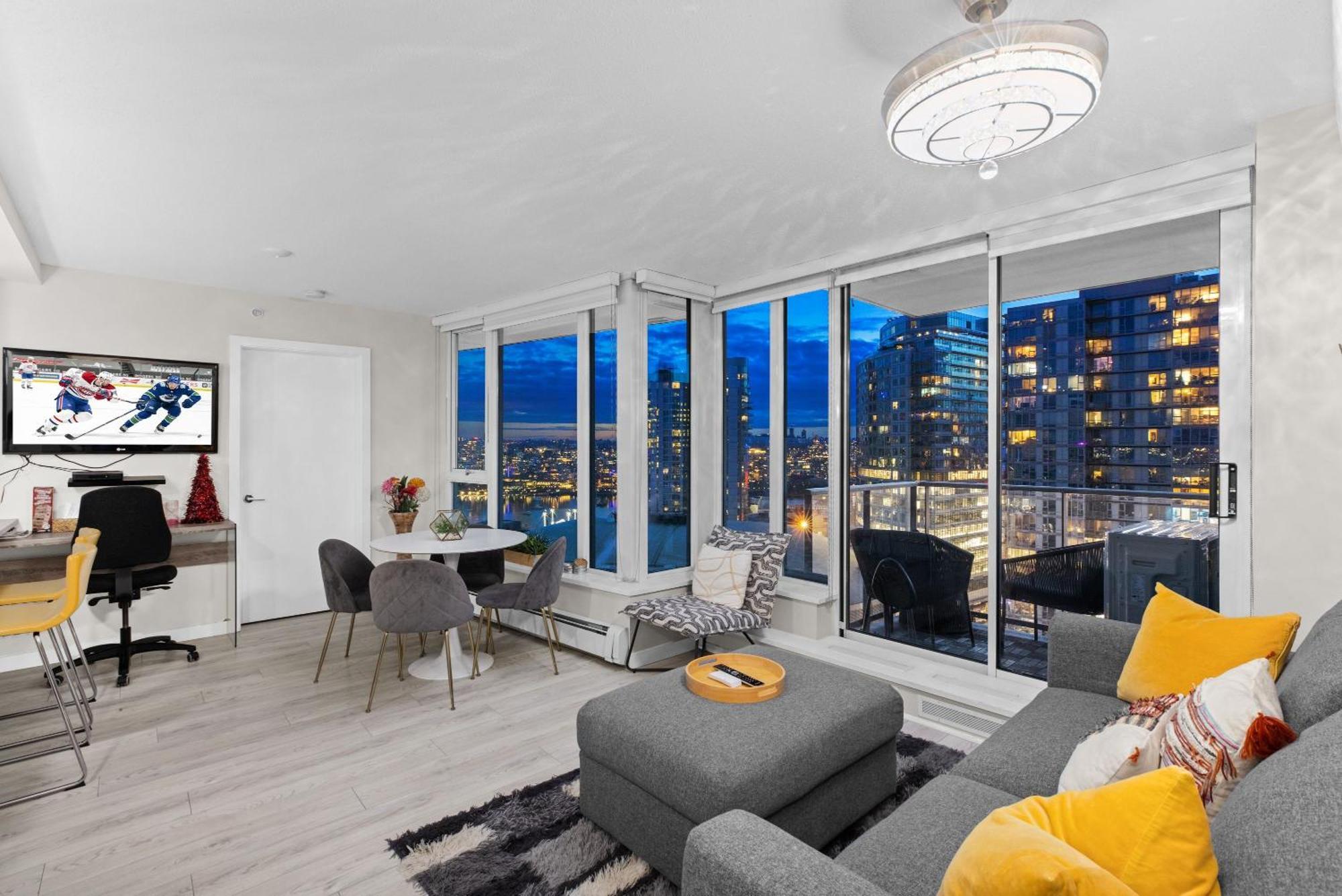 Beautiful Bright Modern Condo With Water View And Ac In Dt Vancouver 2Br,3Bd,2Bt Sleeps 6 Guests Free Parking Netflix Included Exterior foto