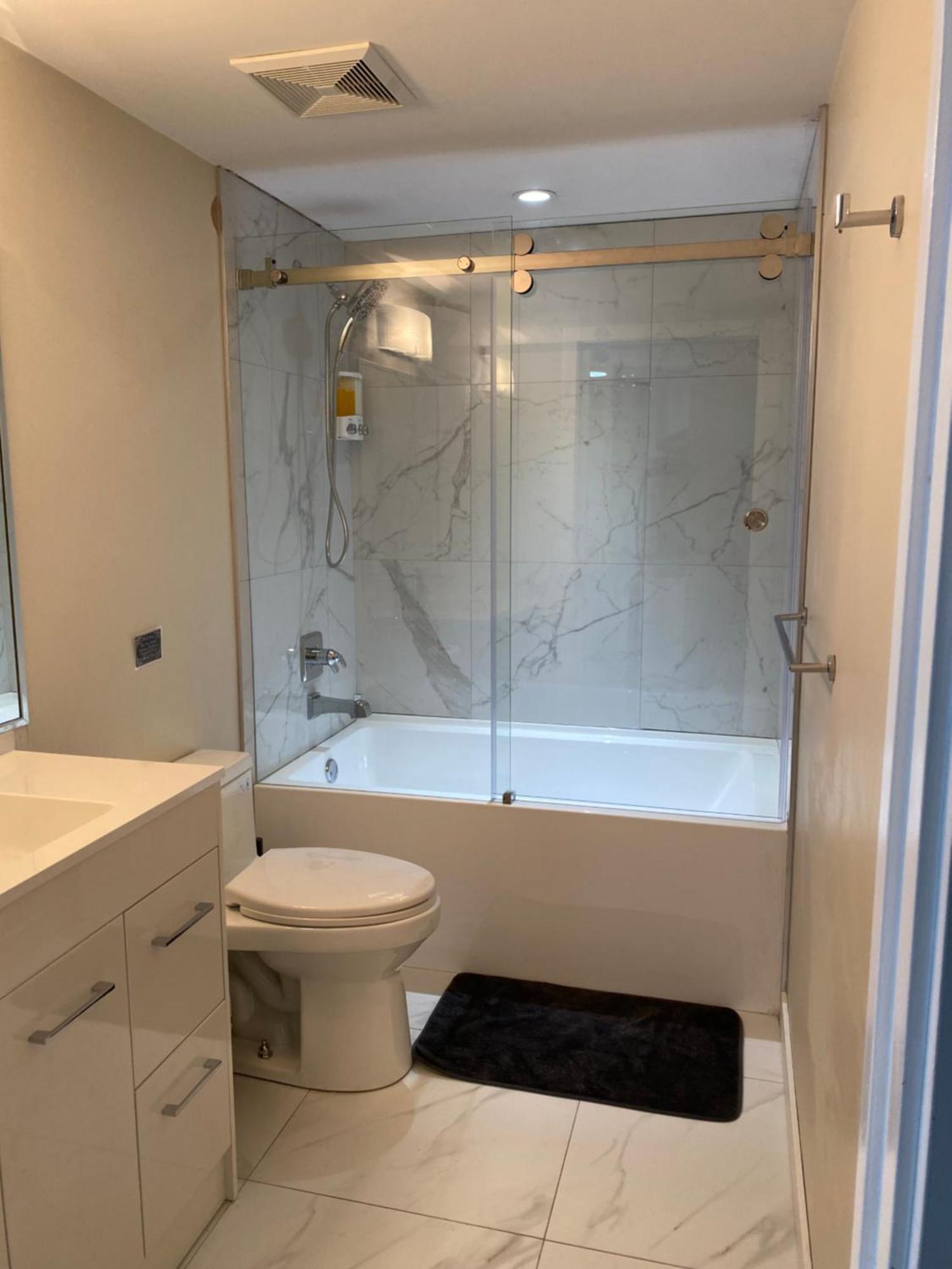 Beautiful Bright Modern Condo With Water View And Ac In Dt Vancouver 2Br,3Bd,2Bt Sleeps 6 Guests Free Parking Netflix Included Exterior foto