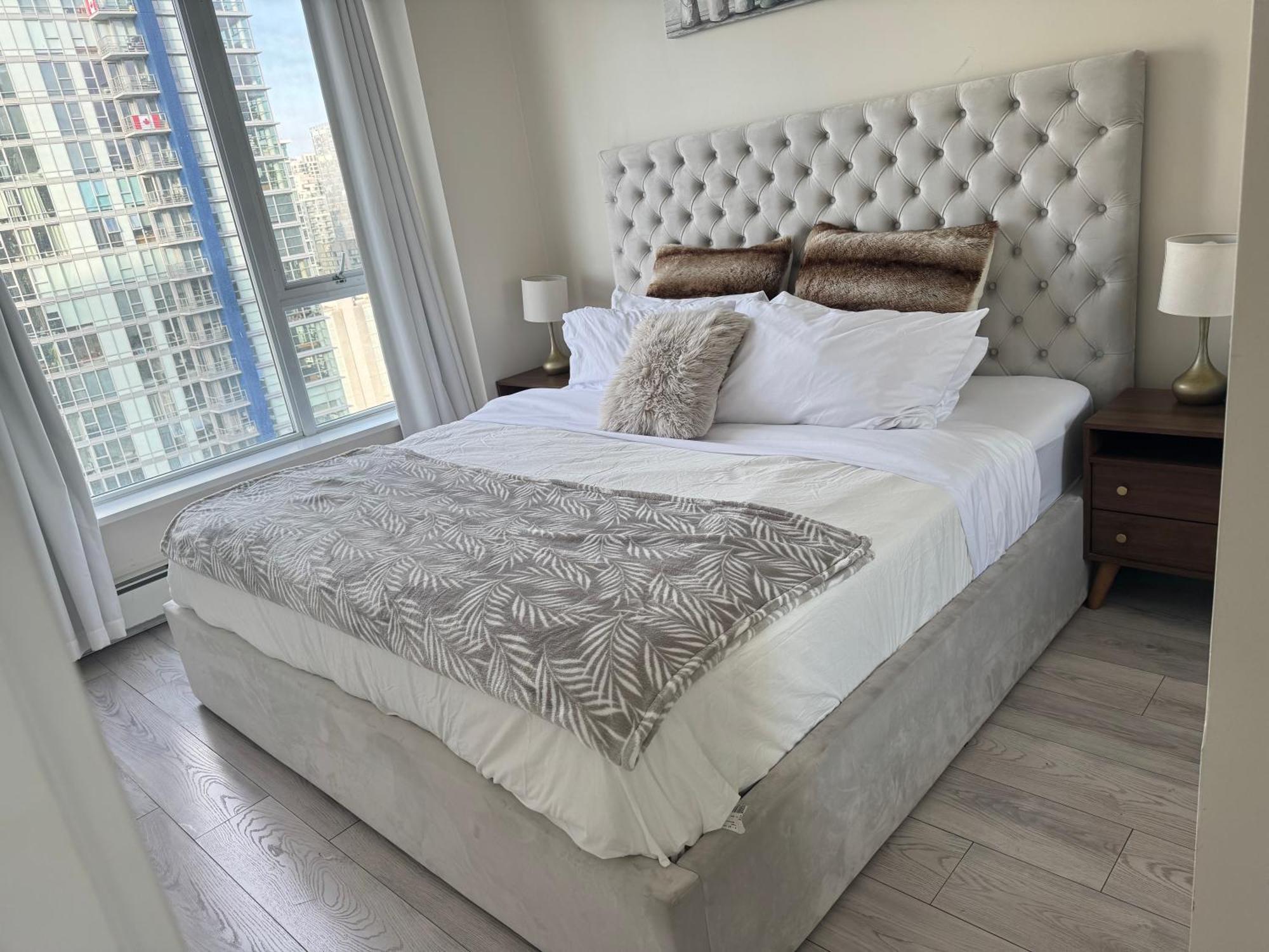 Beautiful Bright Modern Condo With Water View And Ac In Dt Vancouver 2Br,3Bd,2Bt Sleeps 6 Guests Free Parking Netflix Included Exterior foto